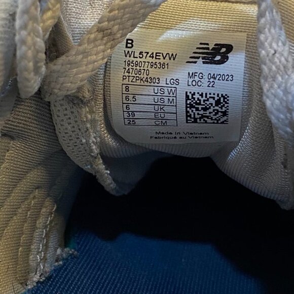 New Balance Classic 574 Suede Mesh Lace Up Sneakers Gray White Women’s 8 - Picture 6 of 15